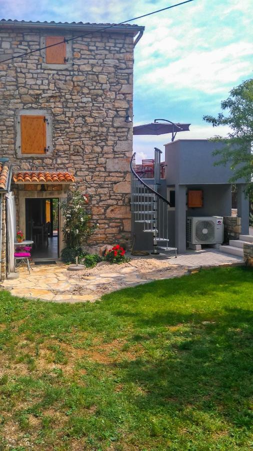 Tar-Vabriga Apartment Li מראה חיצוני תמונה